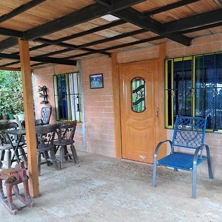 Villa El Rincon De Blanquita Cali Exterior foto